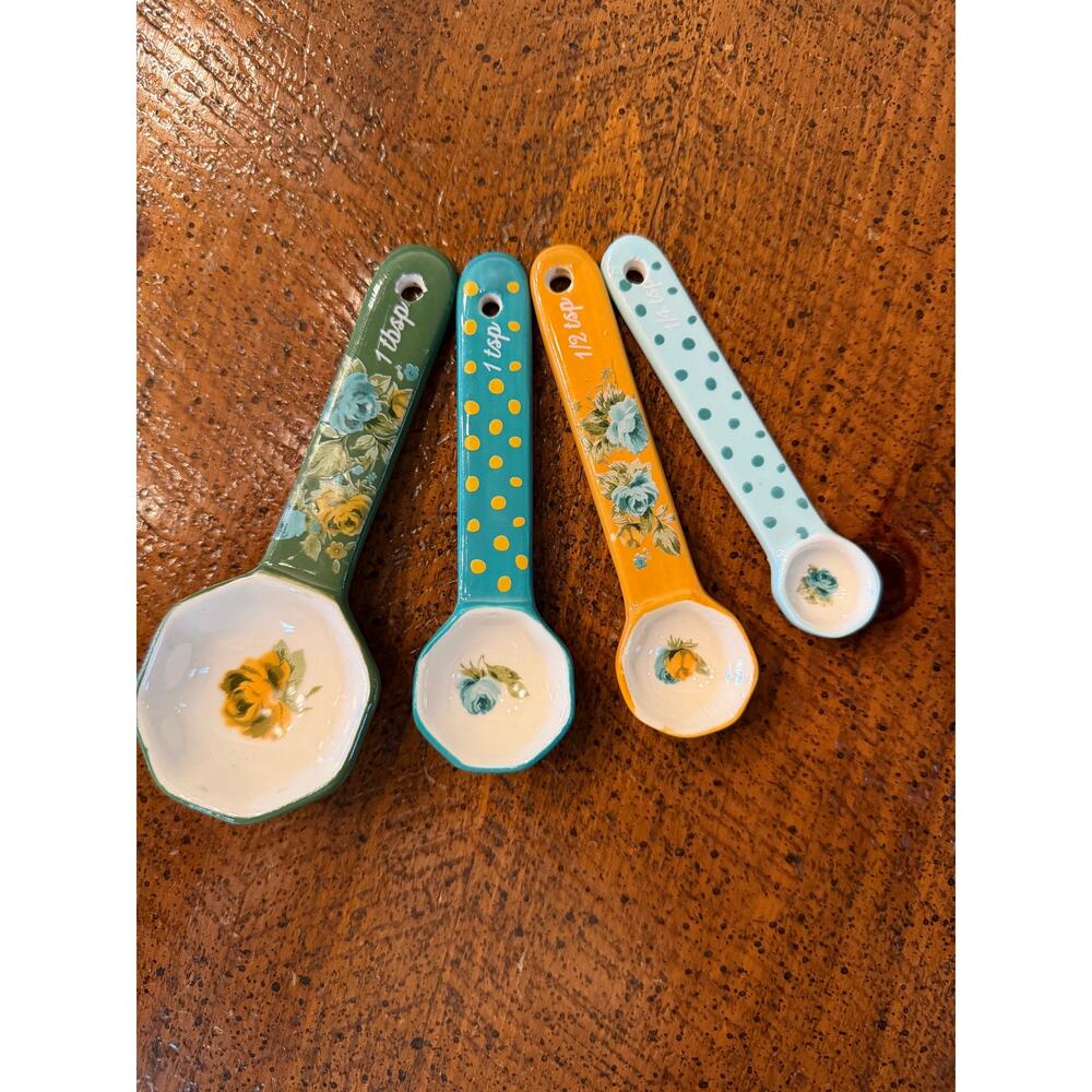 Vintage Floral Ceramic Measuring Spoons 
Hand-Painted Cottagecore Kitchen Decor